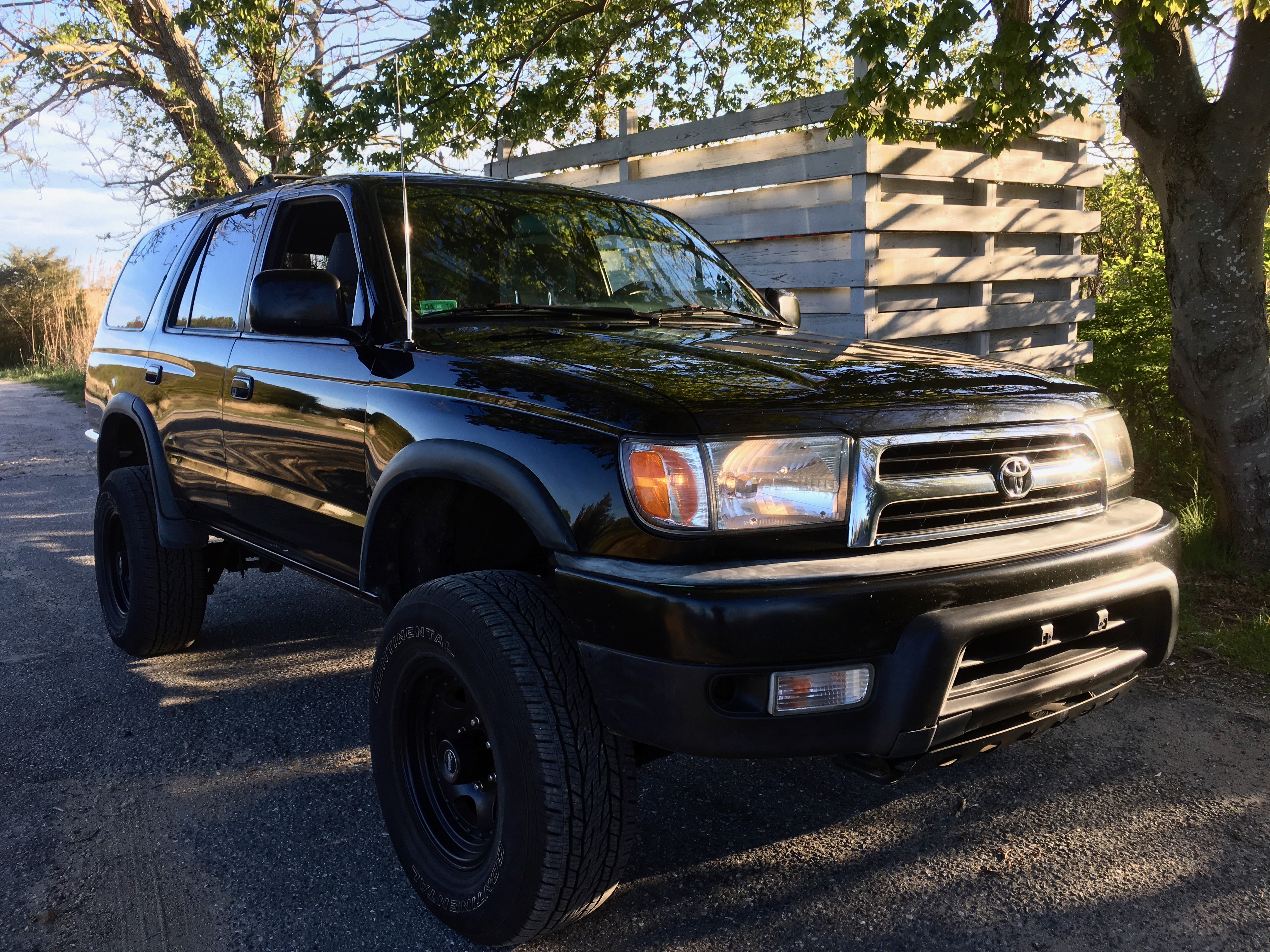 Go Motors Niantic, CT Purveyors of 3rd Generation Toyota 4Runners and other lengedary classics